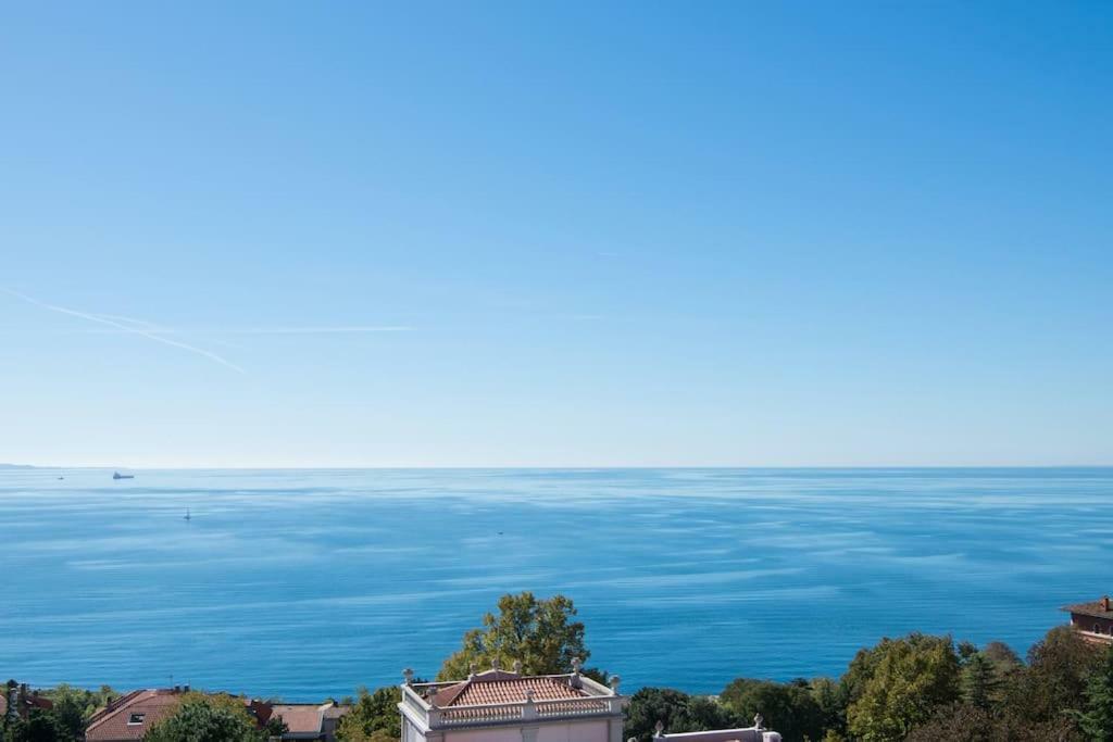 Ferienwohnung Amazing Sea View, Free Parking, Near To The Centre Triest Exterior foto